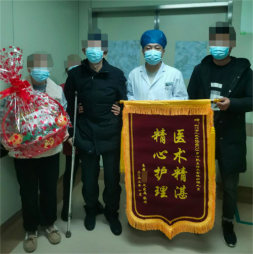 介入栓塞、手術(shù)引流，多學(xué)科“無(wú)縫銜接”救治化險(xiǎn)為夷