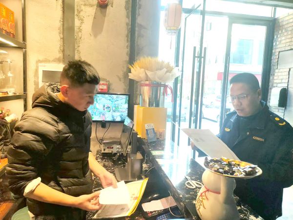 漳河新區(qū)環(huán)衛(wèi)向餐飲門店宣傳誠信服務(wù)