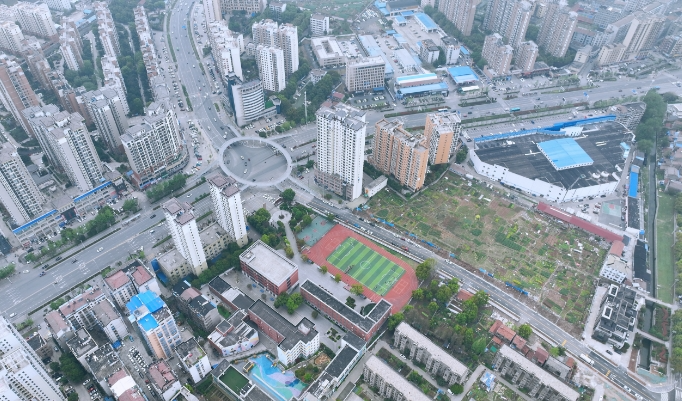荊門城區(qū)這條路建成通車！