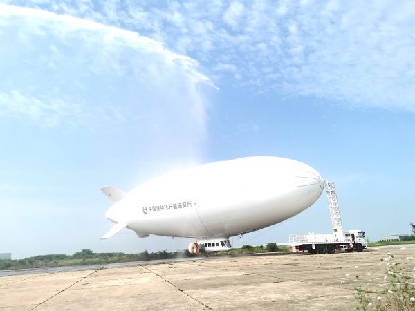 （新區(qū)版圖片新聞）戶外淋雨試驗(分離圖)(9021971)-20240618090505