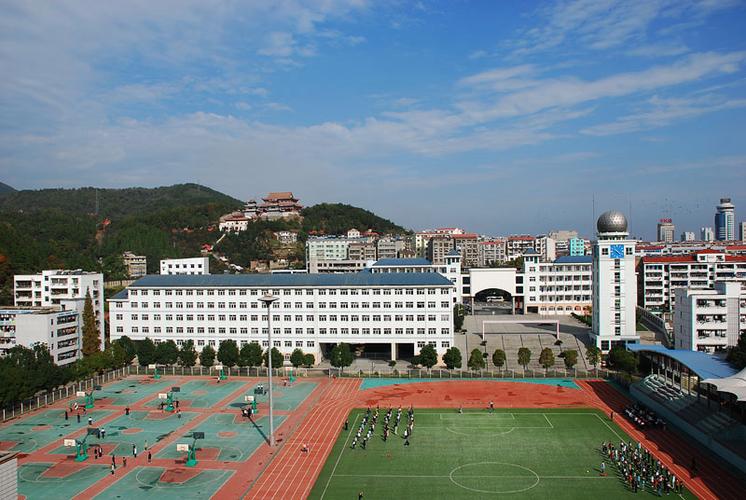 荊門市龍泉中學(xué)