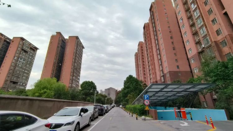 荊門(mén)一小區(qū)樓棟墻體開(kāi)裂下沉？業(yè)主“心慌慌”