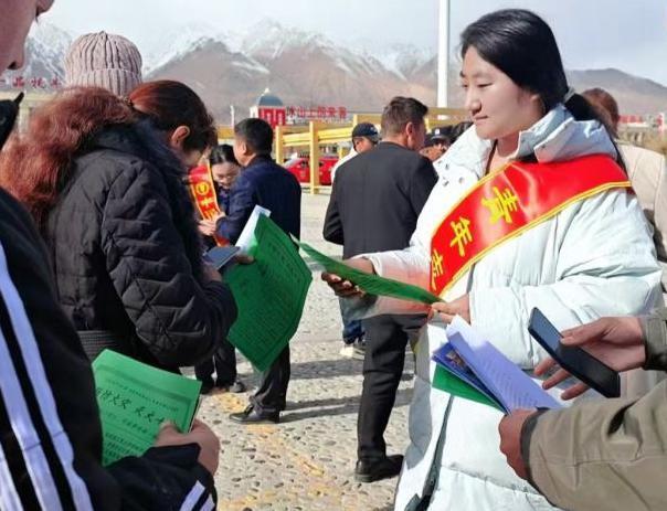 習(xí)近平總書記關(guān)切事·報效祖國 建功西部